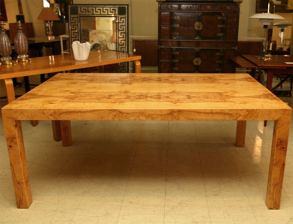 Great looking parsons style table. Beautiful color in great condition. Solid top/no leaves.