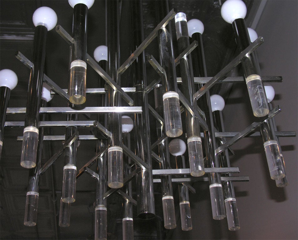 Mid-20th Century Chandelier in Chrome with Lucite Rods by Sciolari