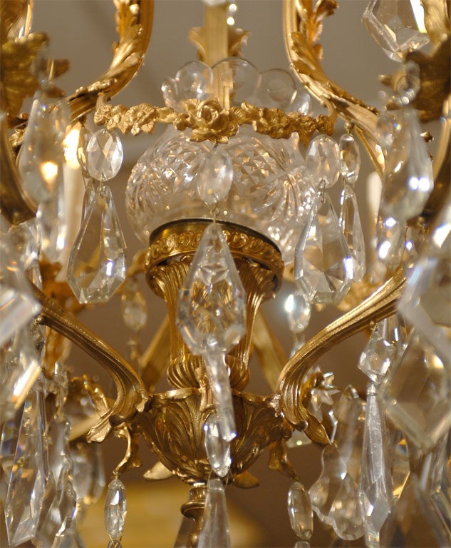 Lampadario in bronzo dorato e cristallo in stile Luigi XV, 1880 circa in vendita 2