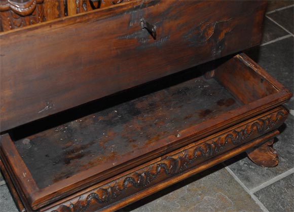 Italian Renaissance walnut prie-dieu For Sale 2