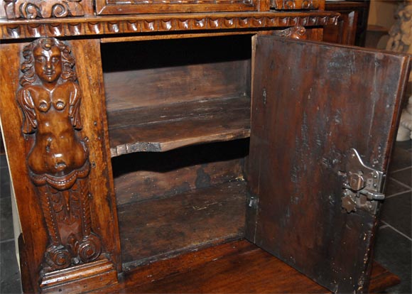 Italian Renaissance walnut prie-dieu For Sale 3