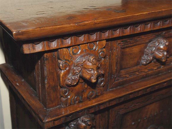 Italian Renaissance walnut prie-dieu For Sale 5