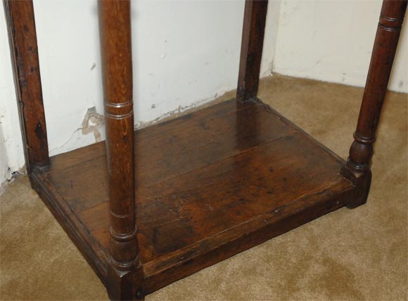 18th Century and Earlier Oak livery cupboard For Sale