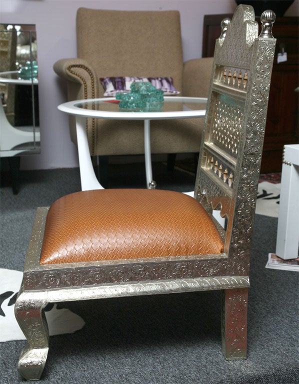 PR/  ANGLO-INDIAN SILVER REPOUSSE CHAIRS In Excellent Condition In Miami, Miami Design District, FL