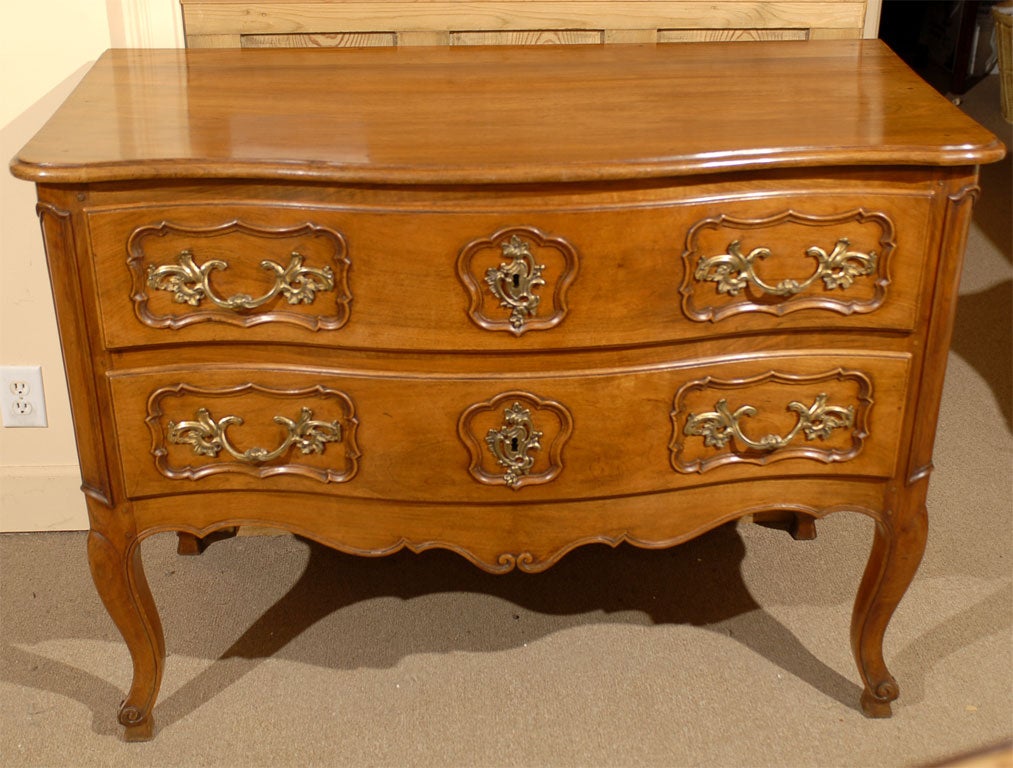 French Louis XV Serpentine Walnut Commode, Provence, France, c. 1760 For Sale
