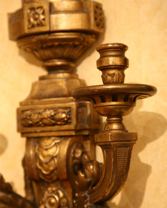 French Fine Pair of Carved and Gilded 18th Century Sconces For Sale