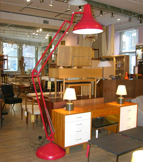 Fully articulated Max, oversized floor lamp, manufactured in England. Max light is based on the classic Anglepoise system designed by George Carwardine in 1932, and available now in a larger than life floor lamp, which is available in red, white,