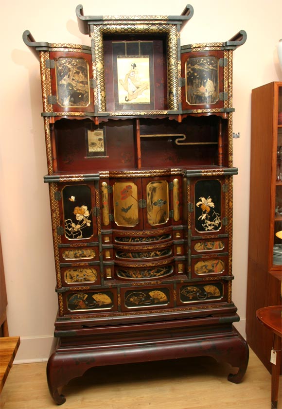 Japanese Curio at 1stDibs