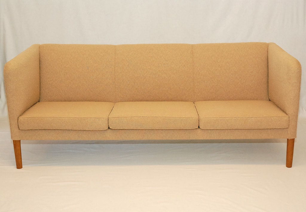 Scandinavian Modern Hans Wegner AP-18S Sofa