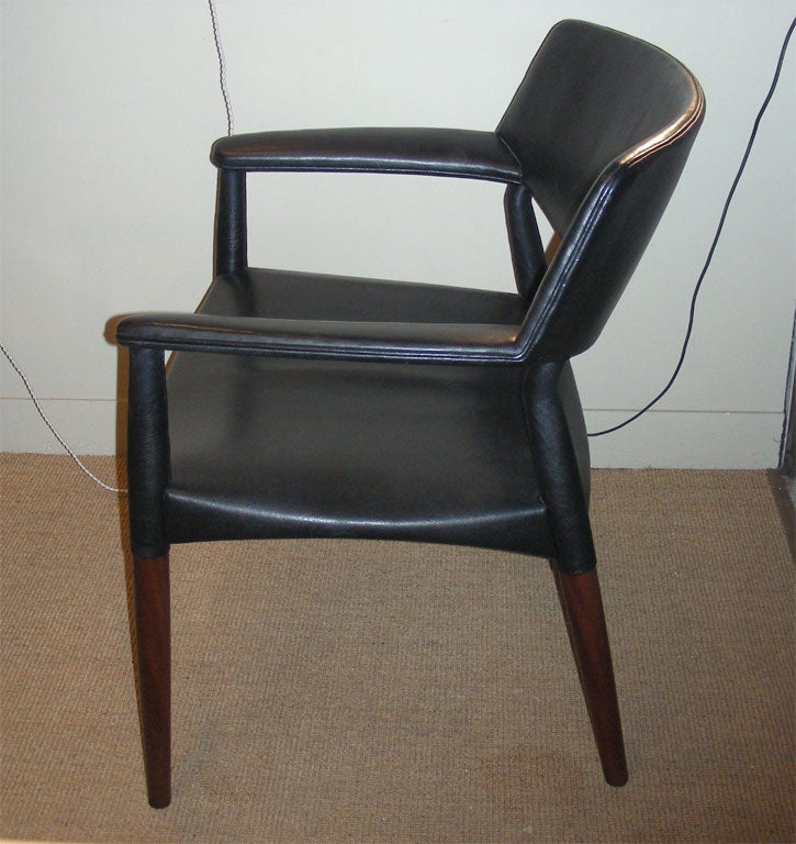 Two 1950s Armchairs by Ejner Larsen and Axel Bender-Madsen For Sale 1