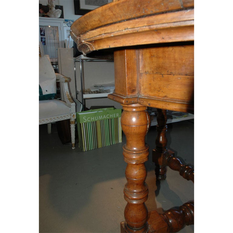 18th Century Fruitwood Oval Centre Table For Sale 3