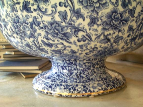 Large blue and white Transferware, Punch Bowl. In Excellent Condition In Bridgehampton, NY