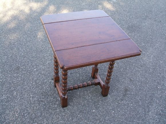 Side Table In Excellent Condition For Sale In Bridgehampton, NY