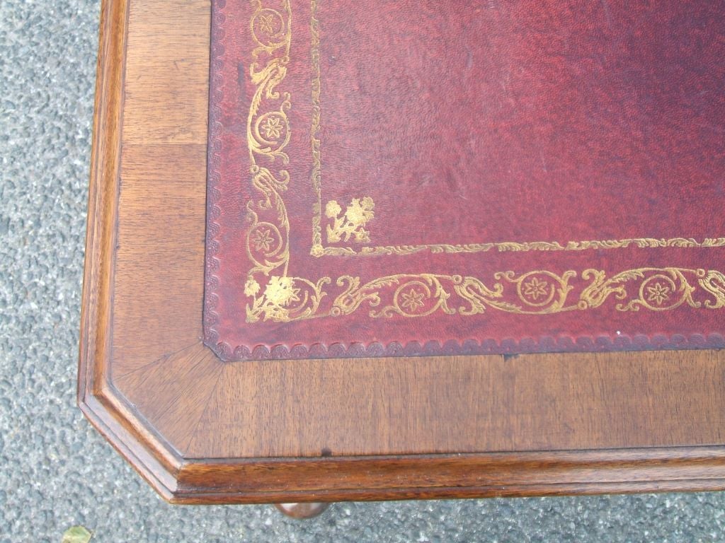 Antique English Writing Table In Good Condition For Sale In Bridgehampton, NY