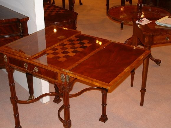 English GAME TABLE  WITH FOLDING LEAVES