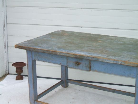 Occasional Painted Table In Good Condition For Sale In Bridgehampton, NY
