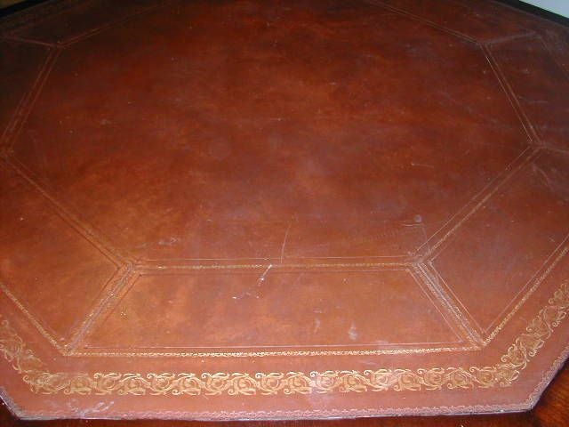 English Mahogany Octagonal Library Table For Sale 1