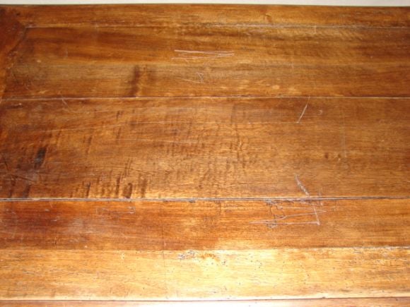 Spindle Leg Wood Side Table In Excellent Condition In New York, NY