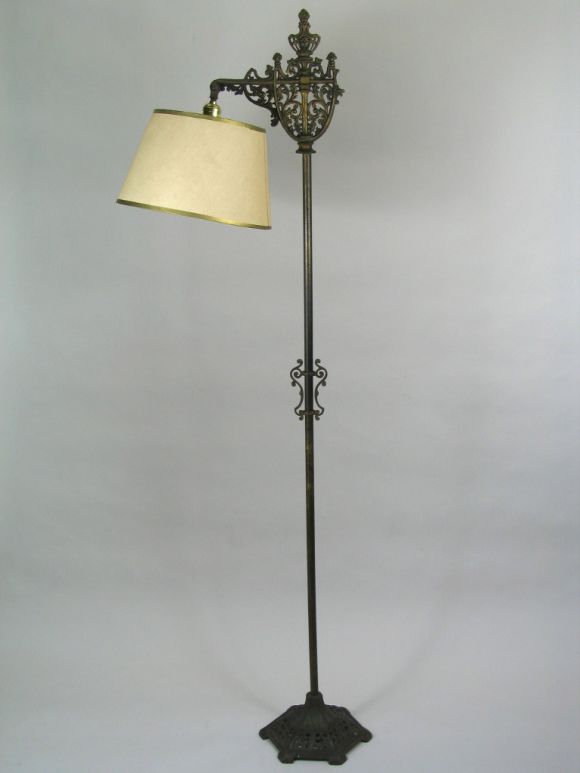 #4-368 Ornate cast iron bridge lamp