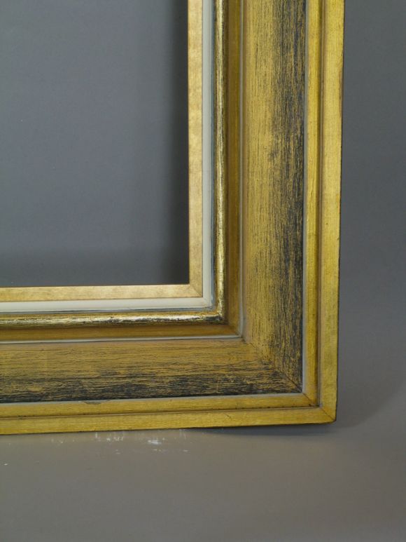 Gild Wood frame In Excellent Condition In Douglas Manor, NY
