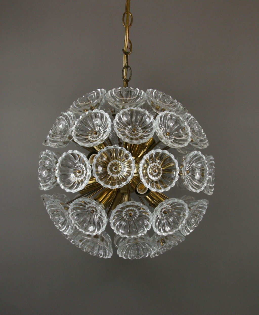 ON SALE Sputnik Glass Brass Fixture In Excellent Condition In Douglas Manor, NY
