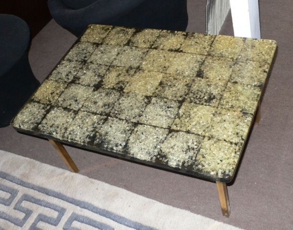Resin coffee table. Located in France.