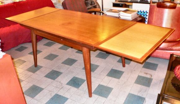 20th Century Mahogany Dining Table with Extensions by G Poisson For Sale