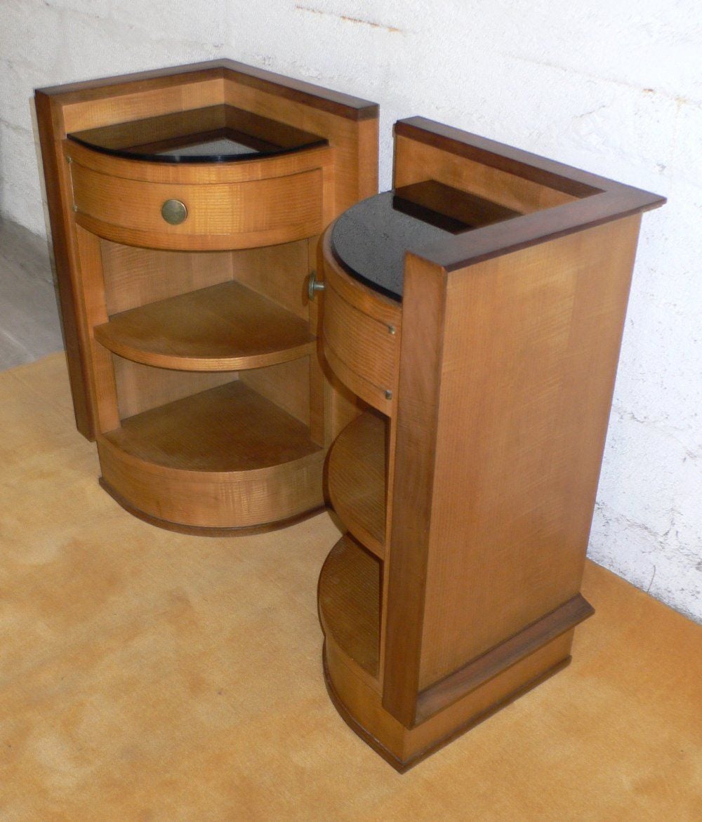pair of Majorelle sycamore side tables In Good Condition For Sale In Brooklyn, NY