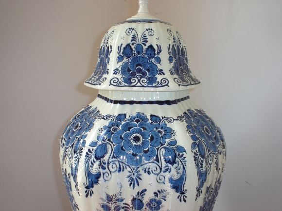 Late 20th Century Pair of Delft style Ginger Jar Lamps