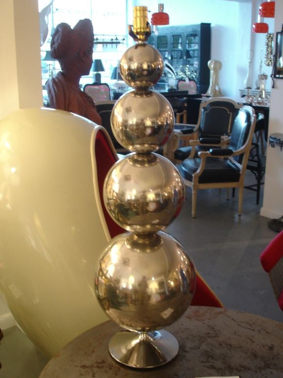 A great pair of modernist stacked ball lamps. A clean parzinger style look. Original California makers label.
