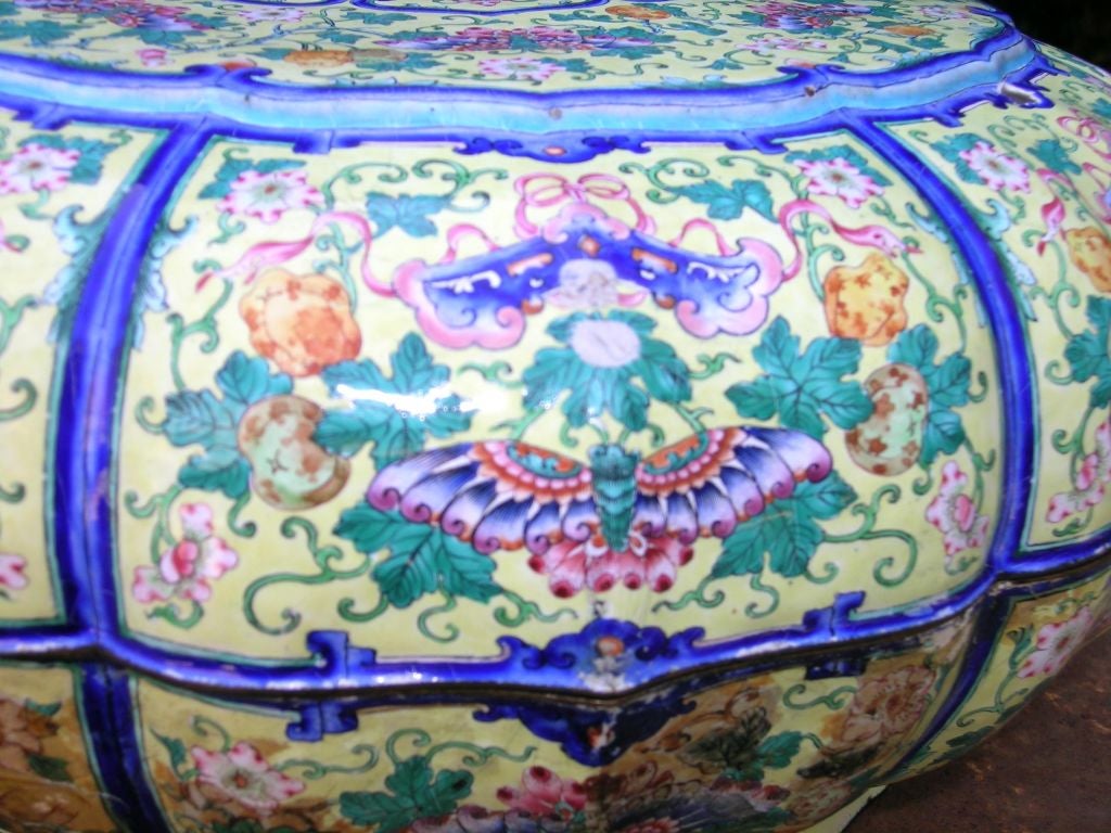 CHINESE CANTON ENAMELED LOTUS-FORM COVERED SWEETMEATS BOWL 1