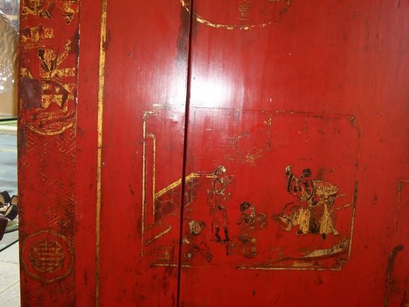 Fine Antique Chinese Painted Cabinet In Good Condition For Sale In Port Chester, NY
