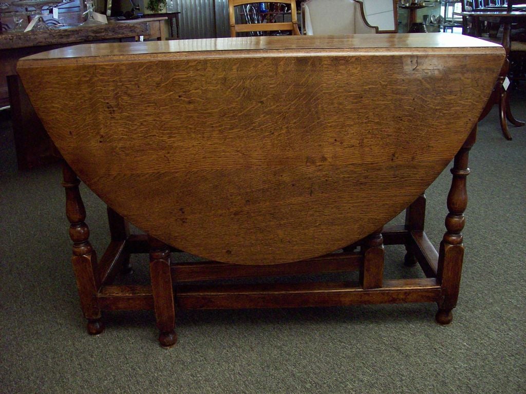 Early Country Oak Gateleg Table