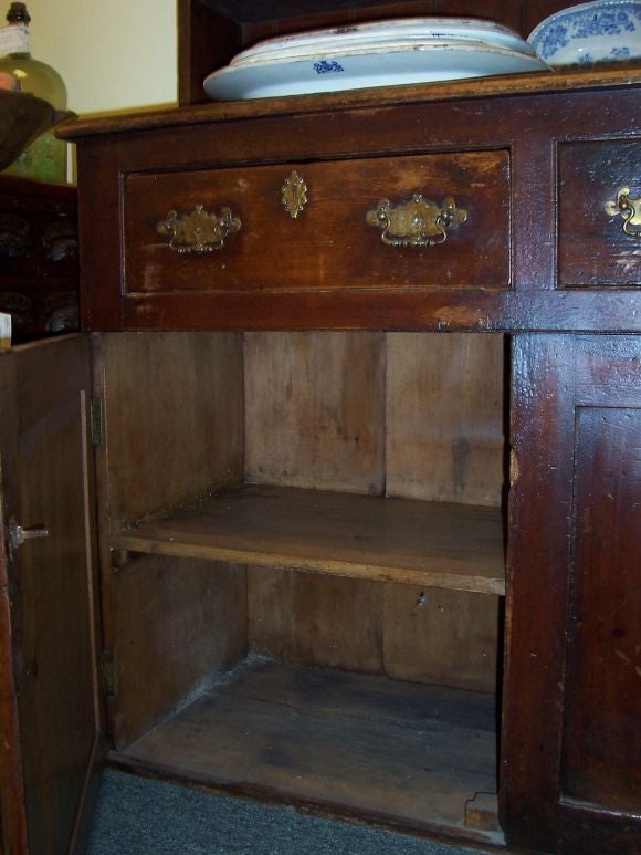 Very Early English Dresser 1
