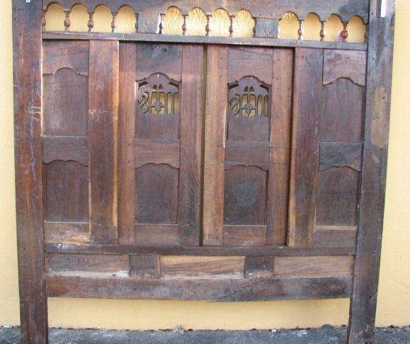 Antique Front Enclosure Sliding Panel Religious Bed 2