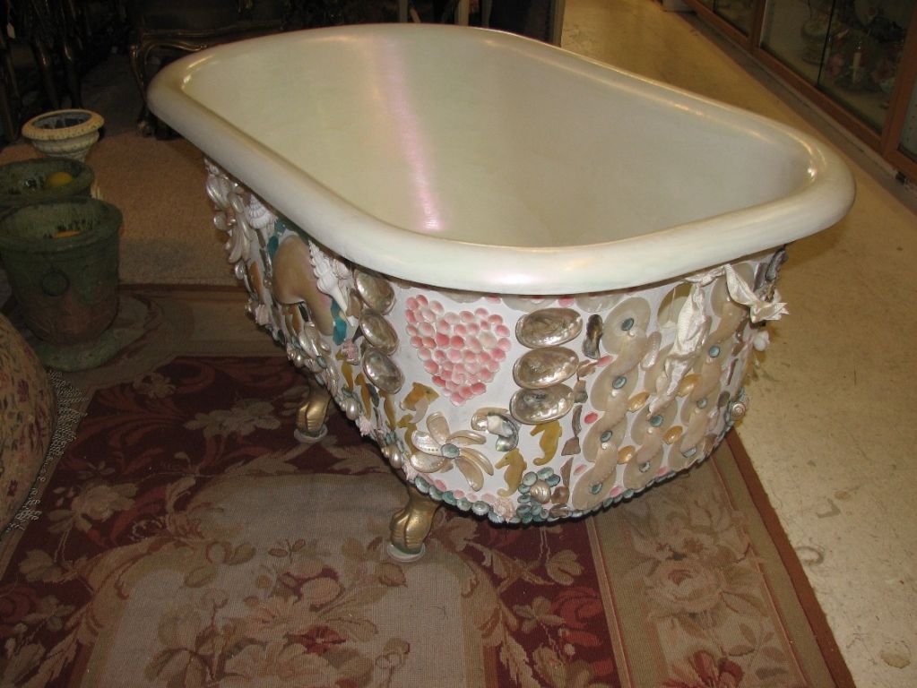 19th Century Hand-Shelled European Bathtub 5