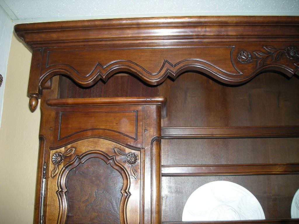 French Provencial Louis XV-Style China Hutch (Vaissellier) 1
