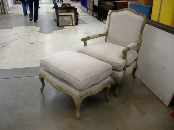 PAIR OF FAUTEUIL CHAIRS WITH OTTOMANS 3