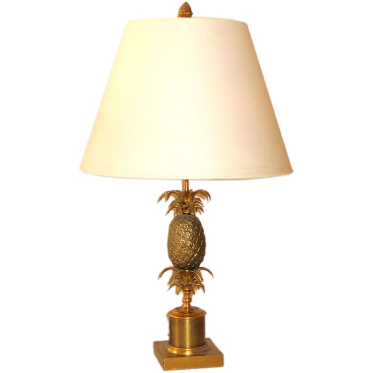 French Mid-Century Modern Neoclassical Brass Pineapple Table Lamp Maison Charles For Sale