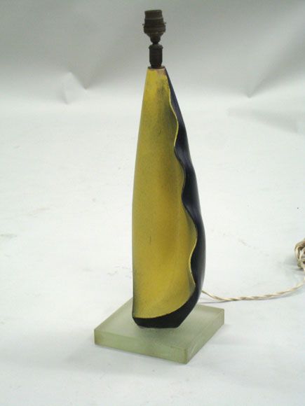 French Mid-Century Modern Ceramic Table Lamp in the Manner of George Jouve In Good Condition For Sale In New York, NY
