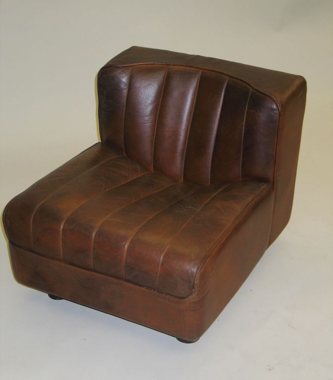 20th Century 2 Italian Mid-Century Modern Leather Lounge Chairs Attributed Giovanni Offredi