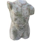 Scultura di un torso maschile giovane