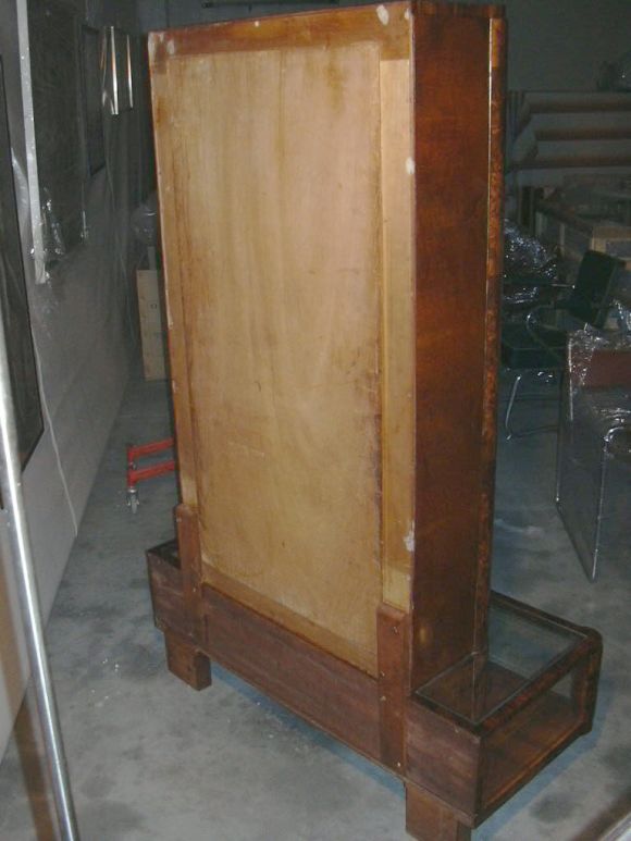 Italian Deco Gentleman's Changing Cabinet For Sale 3