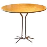 "Traccia" Tisch mit Vogelbeinen aus Blattgold von Meret Oppenheim