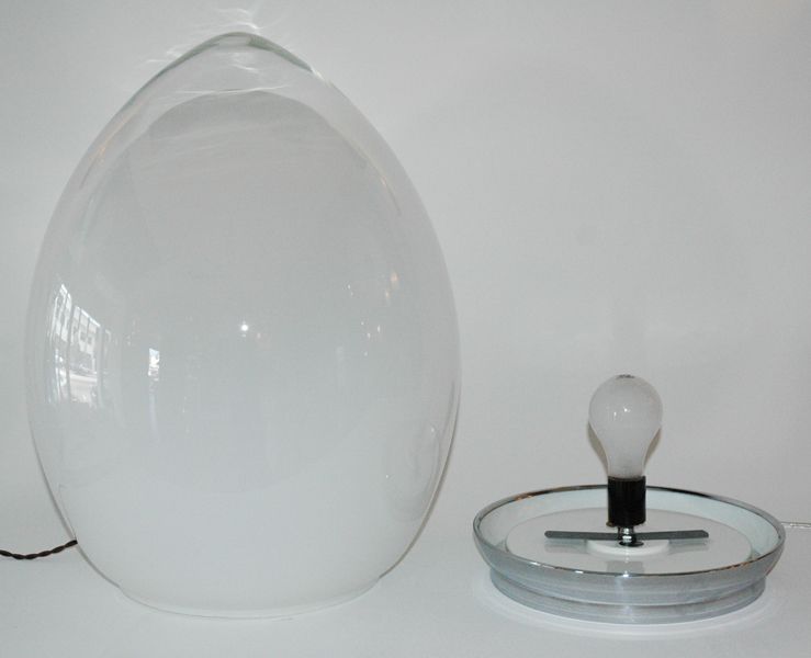 egg shaped table lamp