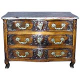 Exceptional French 18th centurywalnut three-drawer commode