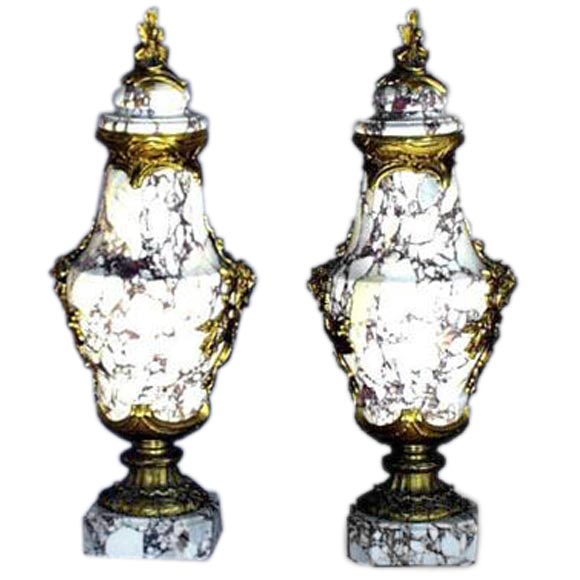 Pair of French 19th Century veined marble cassoulettes For Sale