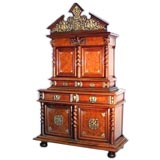 French late 17th century walnut and burled walnut cupboard