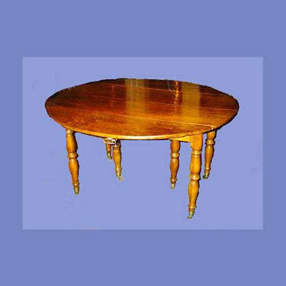 French 19th century walnut extension dining table