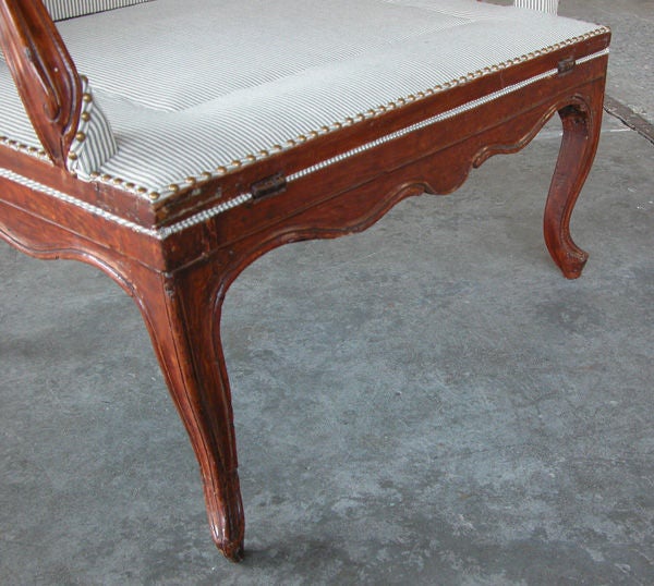 A Large-Scaled French Louis XV Fruitwood Metamorphic Chair 3